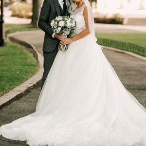 Gorgeous Randy Fenoli Brussels Wedding Dress - Say Yes to the Dress Designer Bri